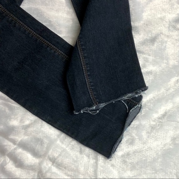 𝅺THE Limited Short Denim Jeans with Distressed Cut Size 4 EUC - Picture 6 of 9